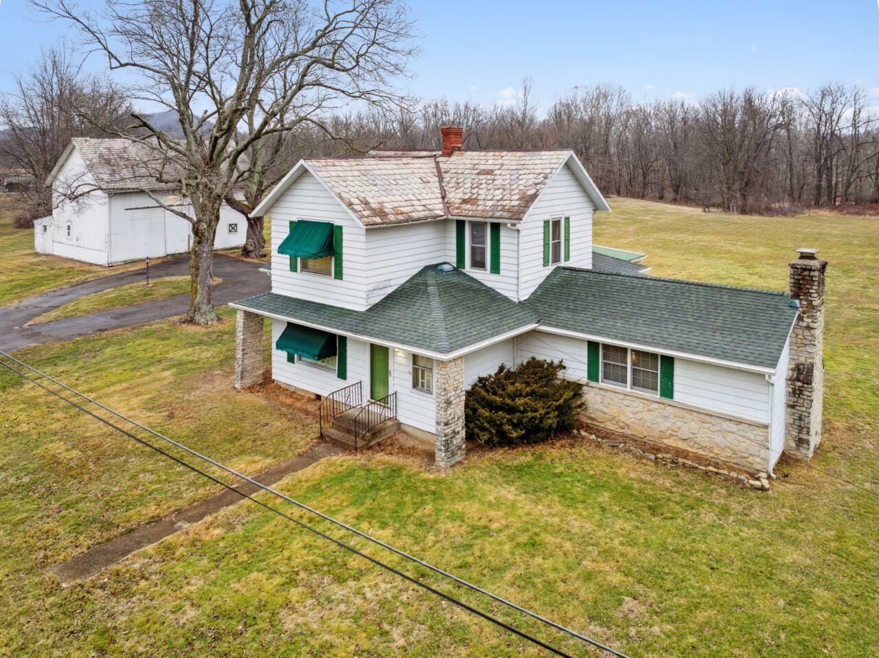 Property Photo: 5008 Marion NE Road OH 43055