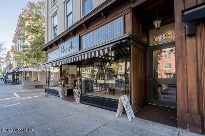 Property Photo:  432 Broadway 17  NY 12866 