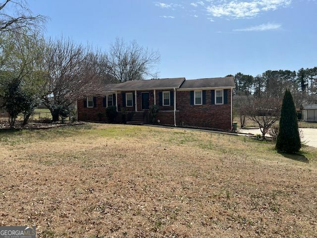 Property Photo: 749 Willow Bend GA 30238