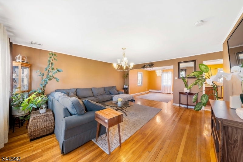 Property Photo:  807 Inwood Rd  NJ 07083 