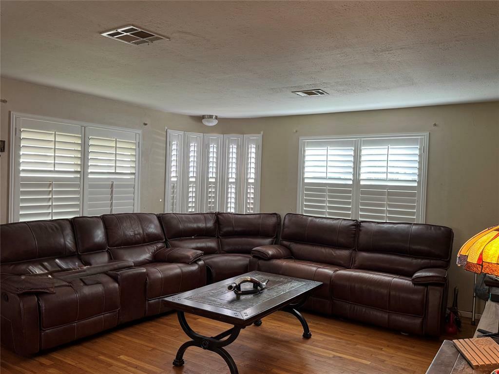 Property Photo: 703 E Walker Street TX 77573