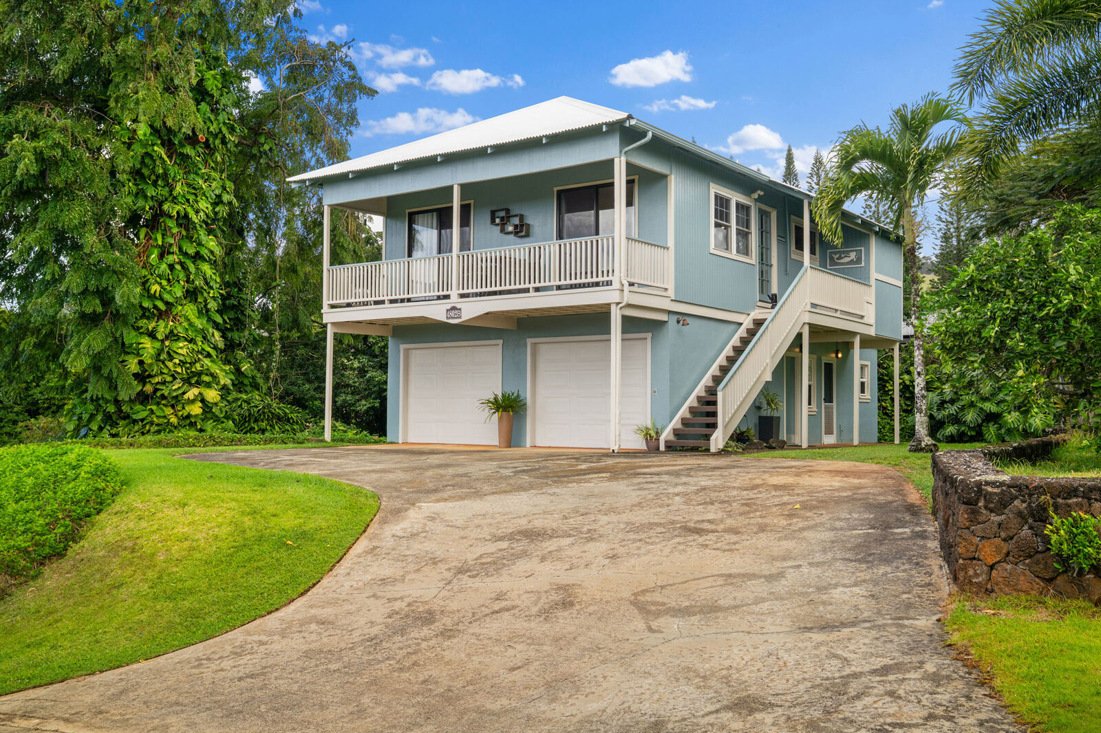 Property Photo: 4802-B Puuwai Rd HI 96741