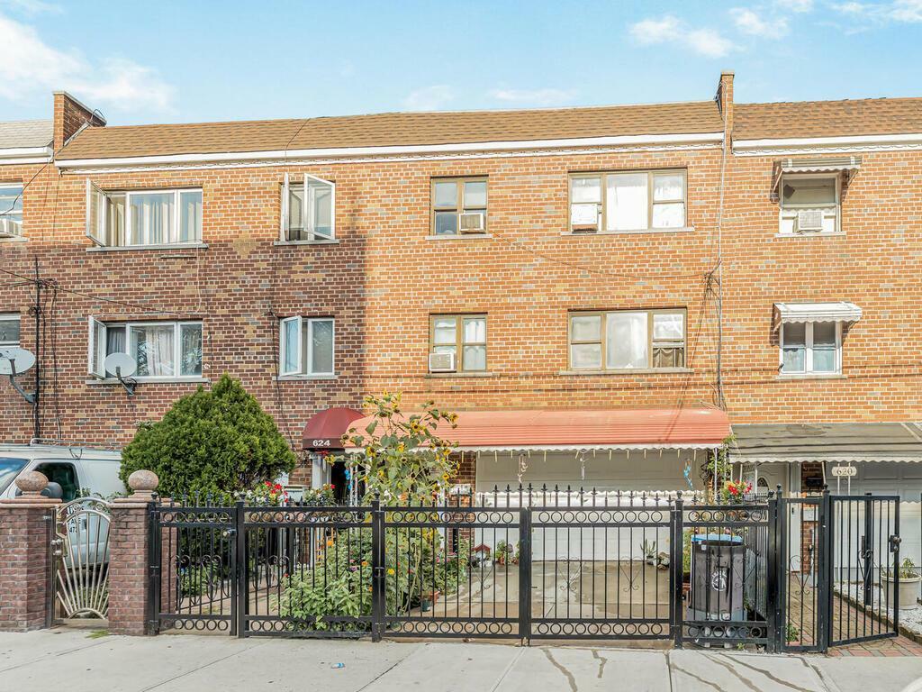 Property Photo:  622 Rosedale Avenue  NY 10473 