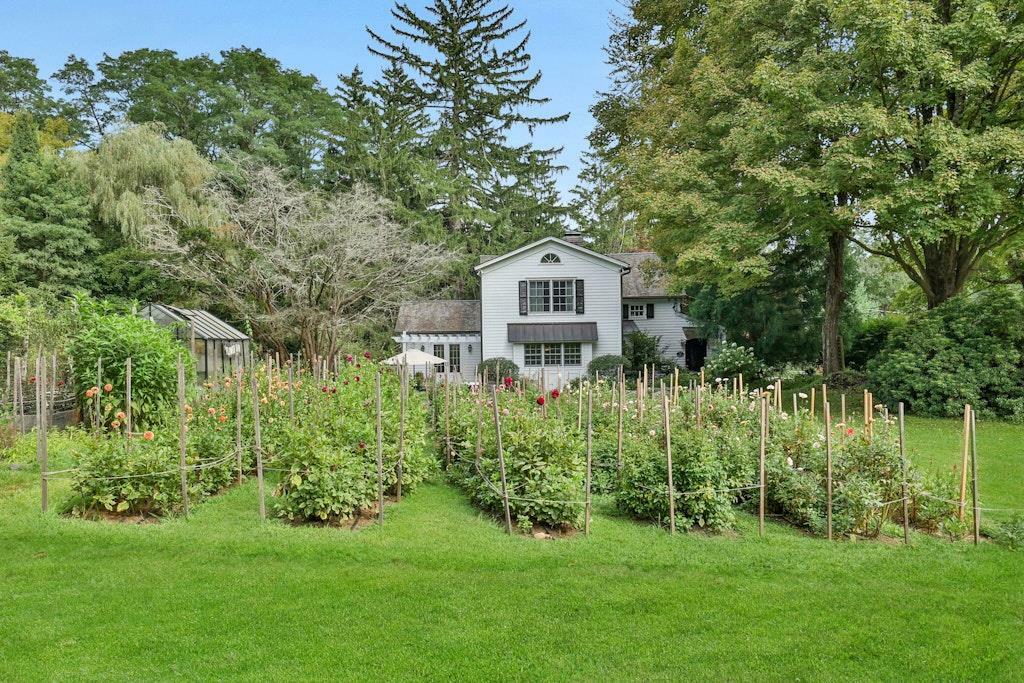 Property Photo:  20 Salem Road  NY 10576 