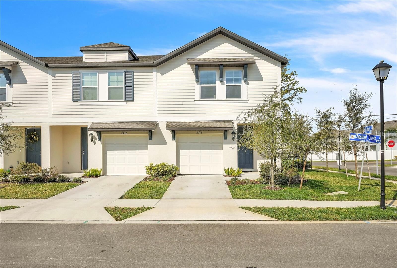 Property Photo: 2718 Chestnut Creek Place FL 33510