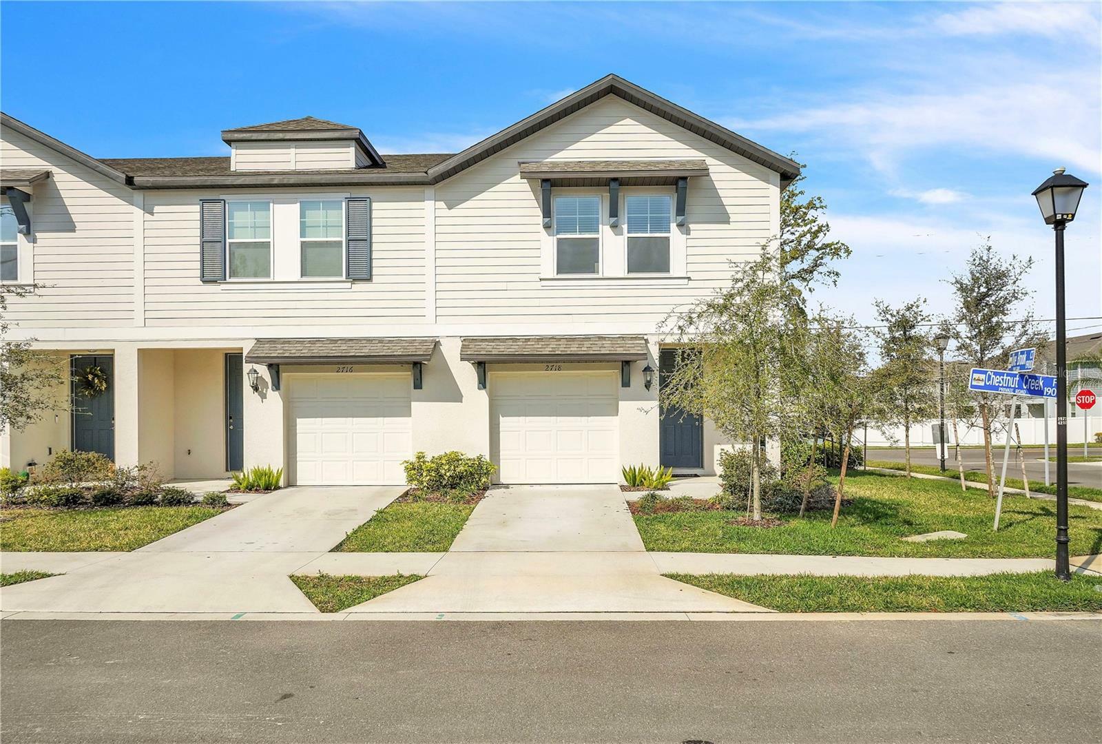 Property Photo: 2718 Chestnut Creek Place FL 33510