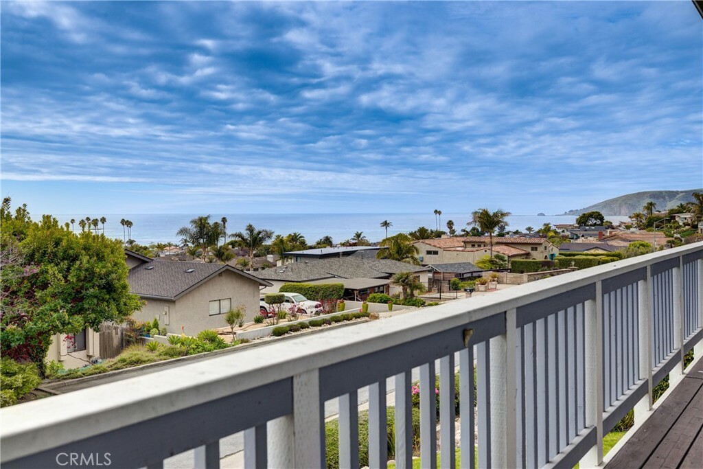 Property Photo:  152 El Portal Drive  CA 93449 