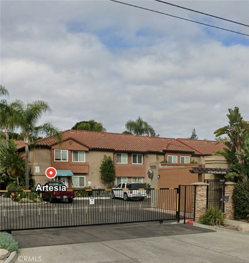 Property Photo: 101 S Spruce Street 103 CA 92025