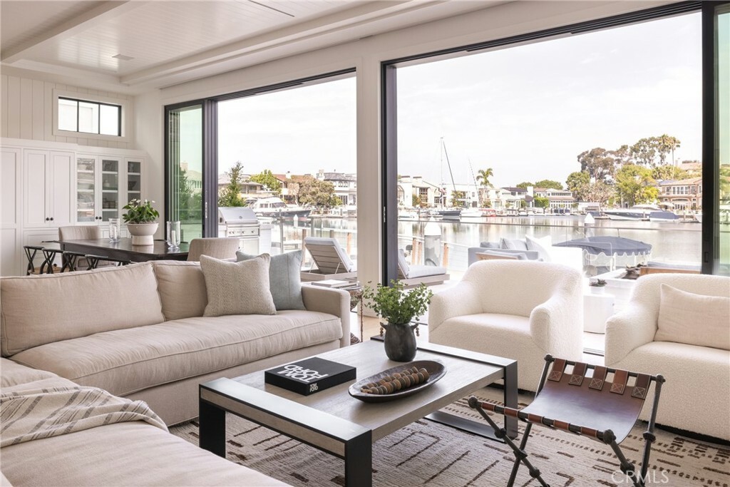 Property Photo:  624 Harbor Island Drive  CA 92660 