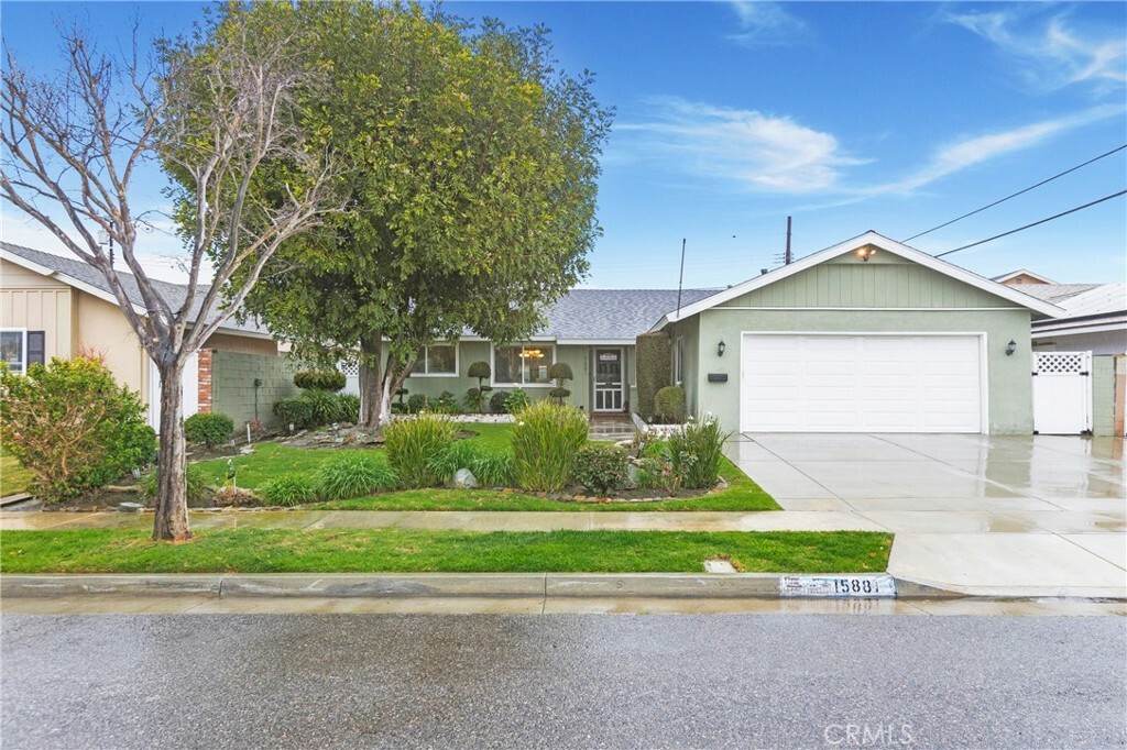 15881 Pilgrim Circle  Huntington Beach CA 92647 photo