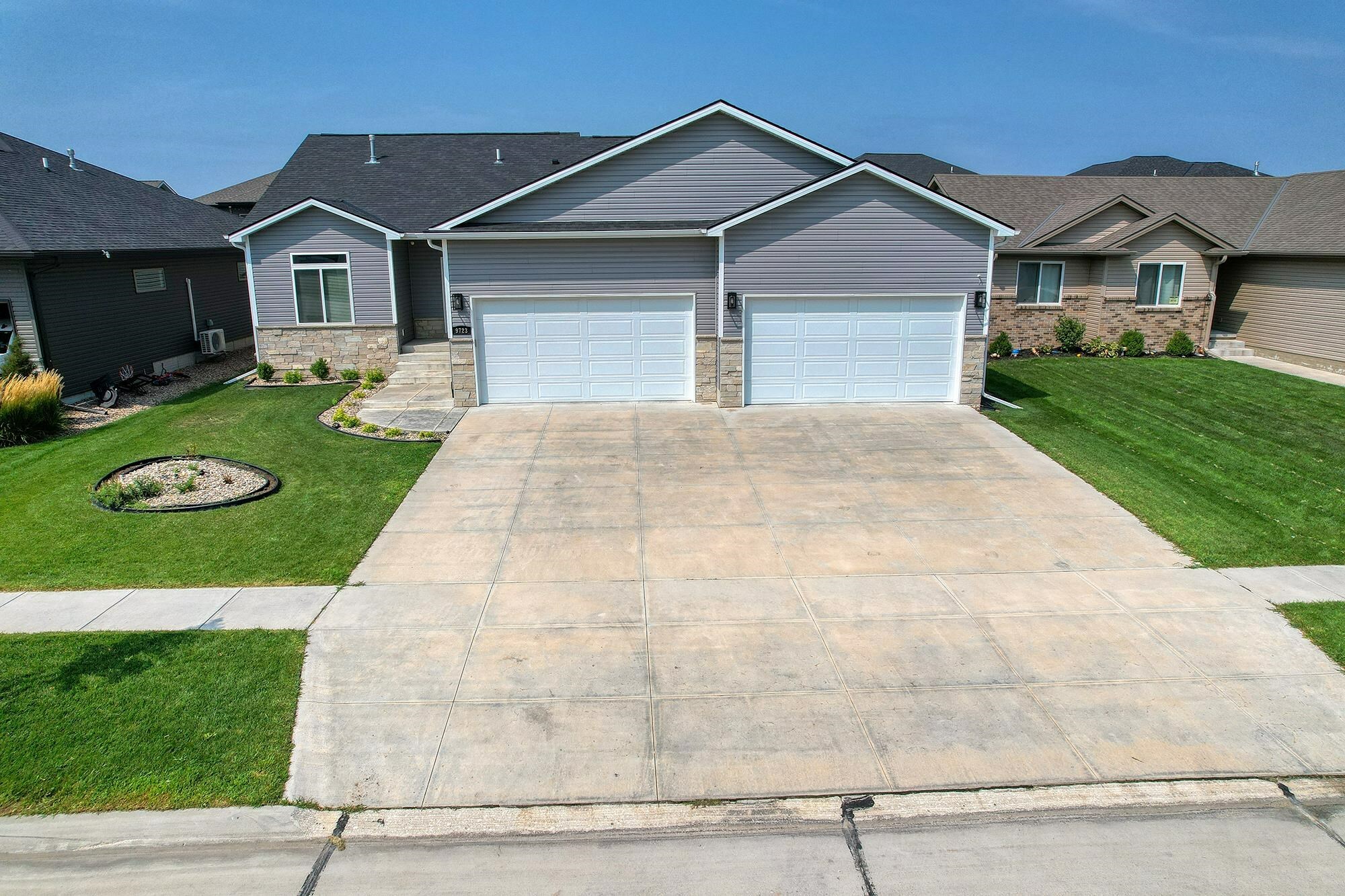 Property Photo: 9723 S 80th Street NE 68516