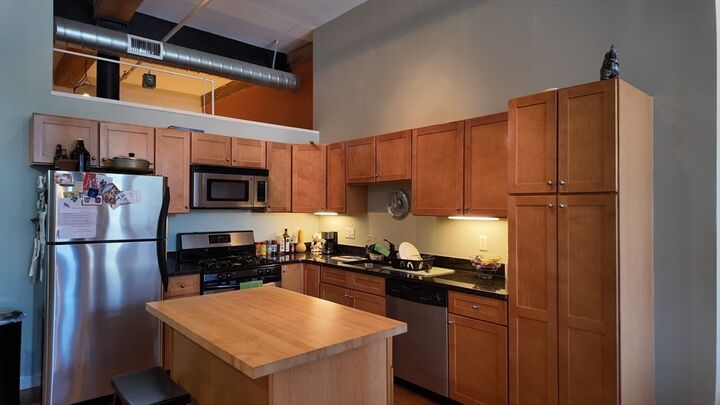 Property Photo: 160 Fremont St 211 MA 01603