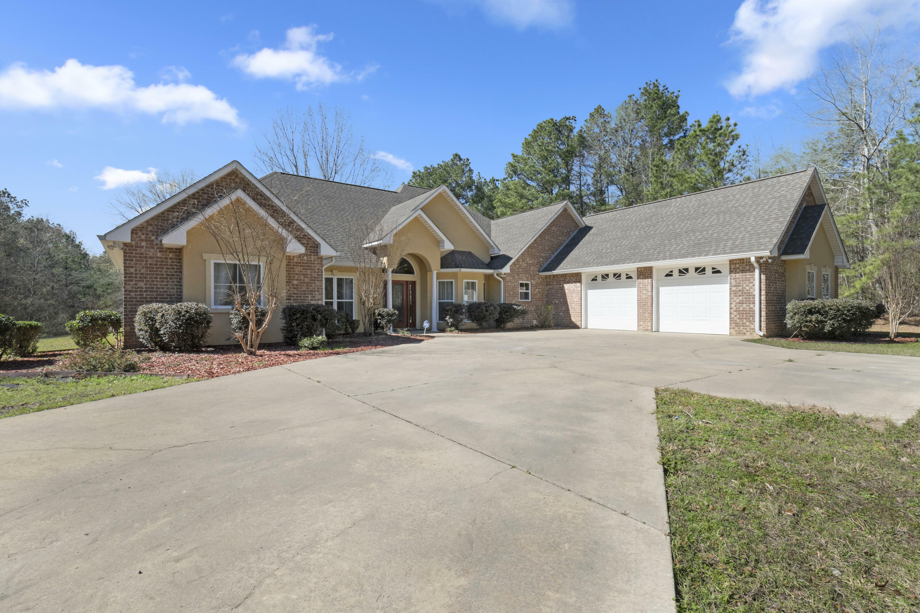 Property Photo: 183 Paul Sowells Rd LA 71446