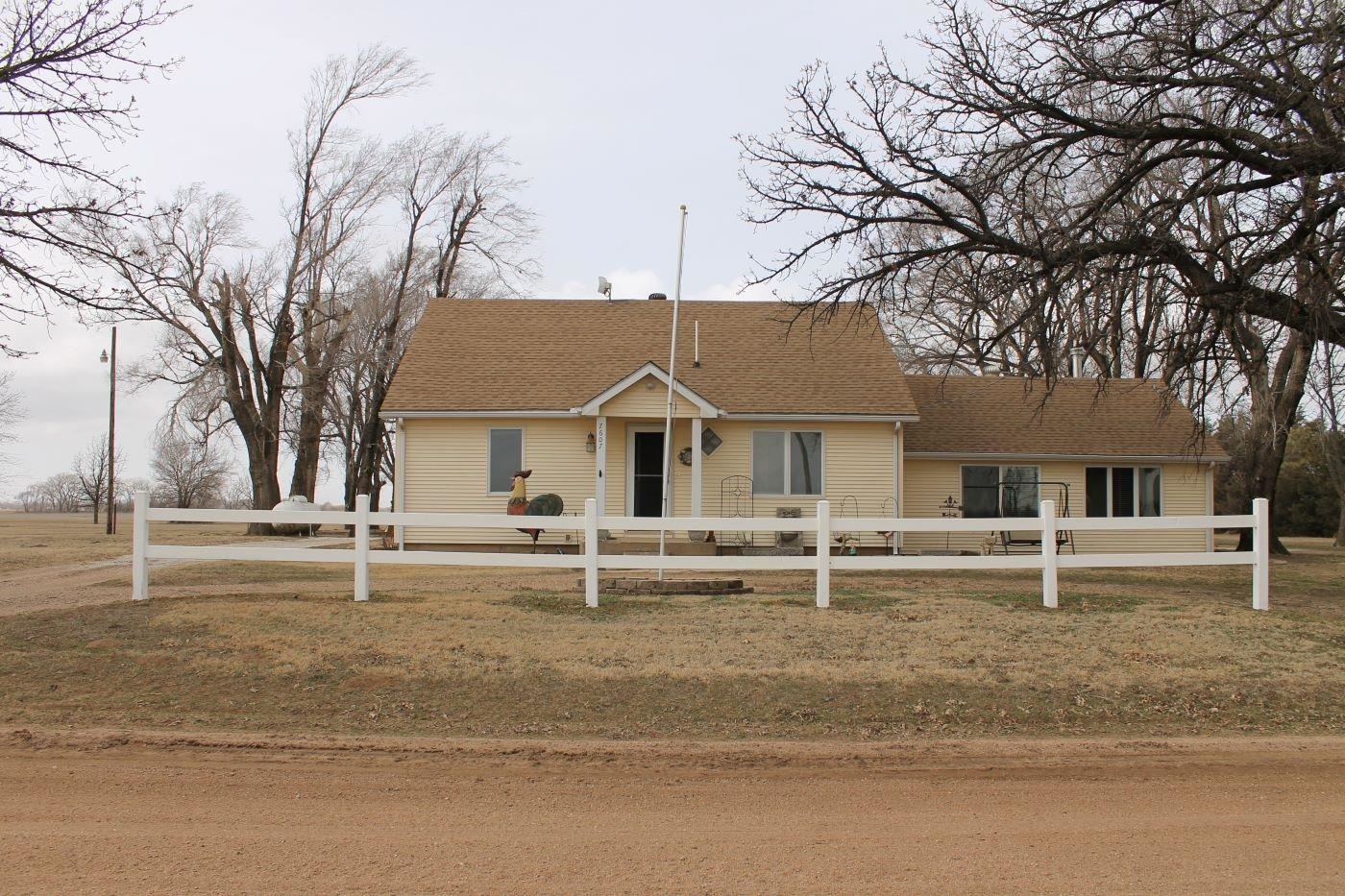 Property Photo:  7607 S Victory Rd  KS 67020 