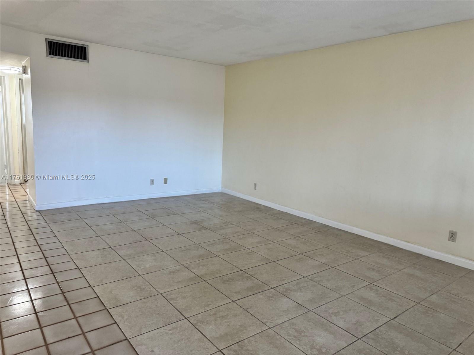 Property Photo:  1701 NW 46th Ave 213  FL 33313 