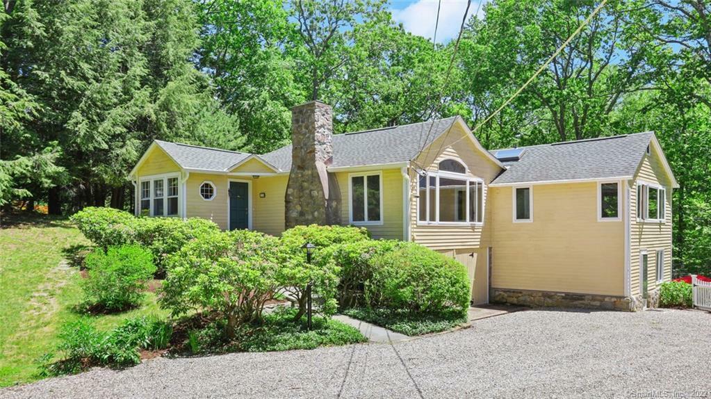 Property Photo:  10 Garden Road  CT 06883 