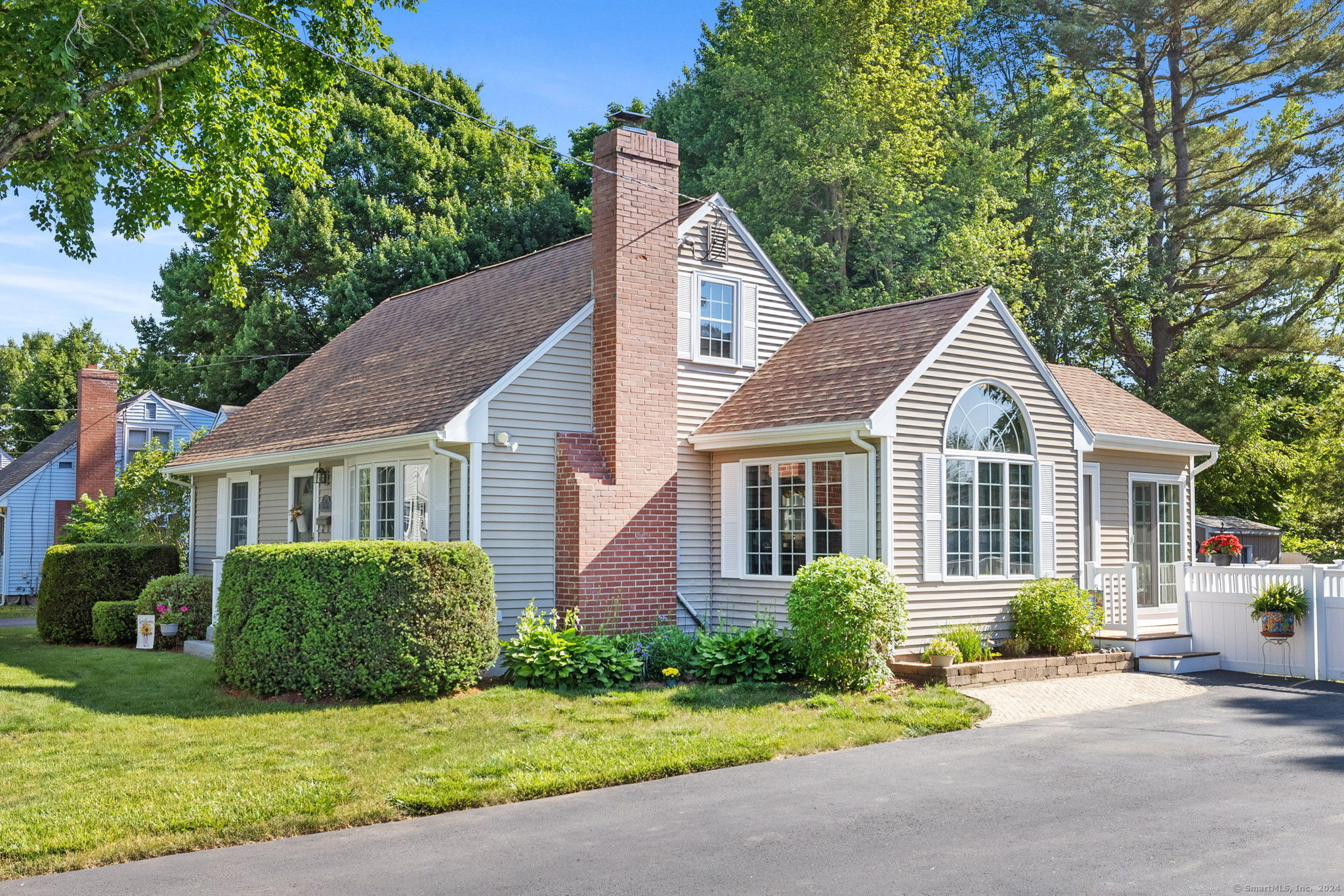 Property Photo: 34 Ellis Road CT 06082