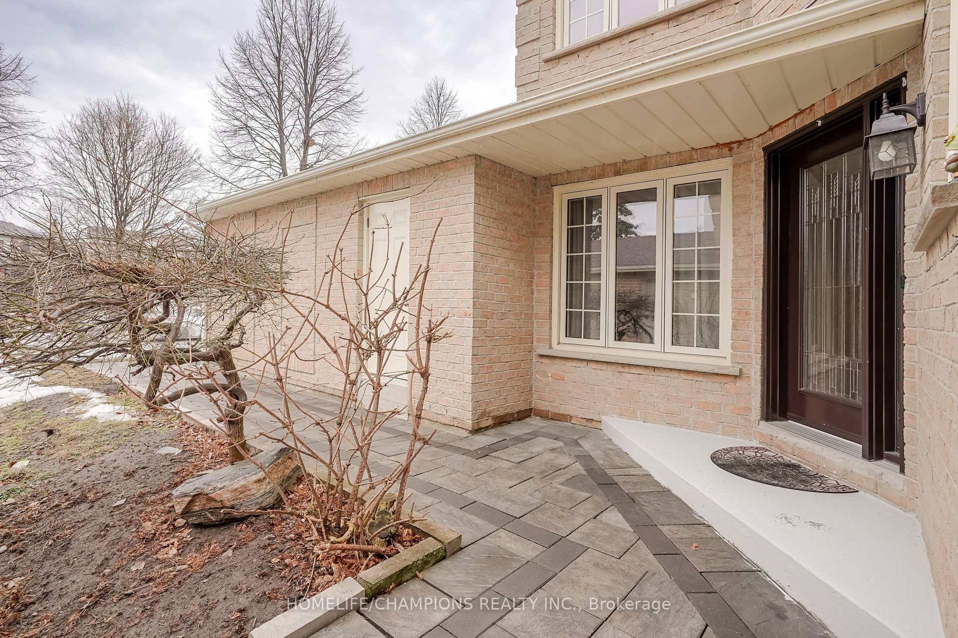 Property Photo: 46 Hemingford Place ON L1R 1E7