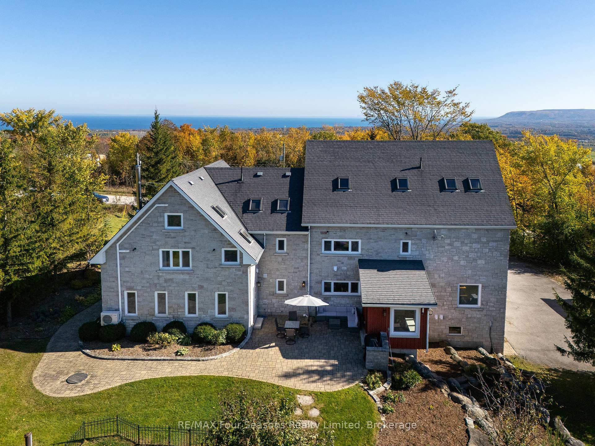 Property Photo: 124 Dinsmore Street ON N0H 2P0