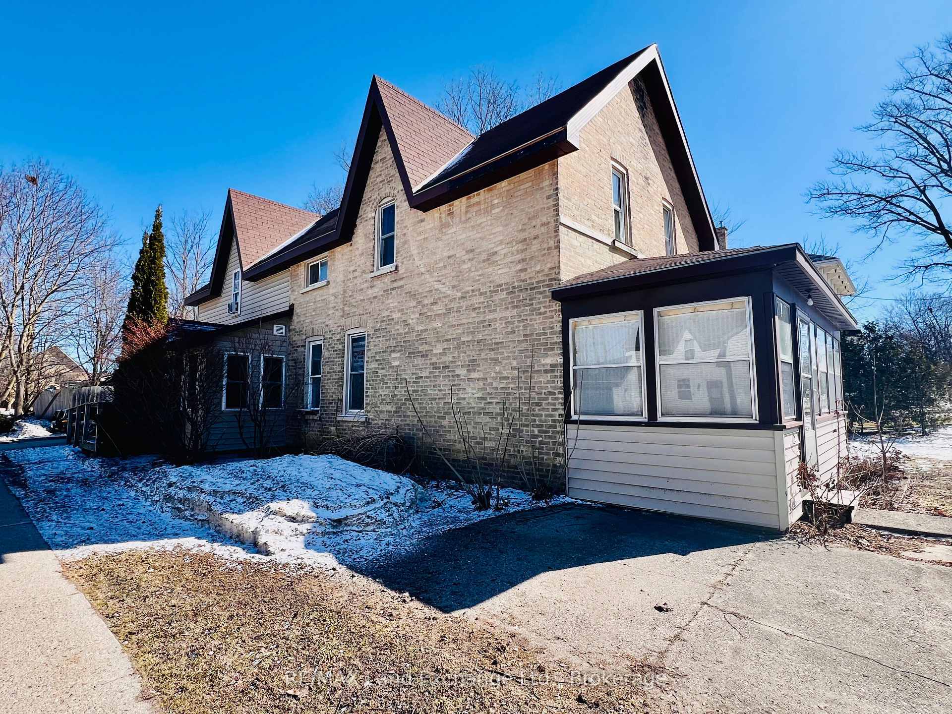 Property Photo:  643 Elgin Street  ON N0H 2C0 