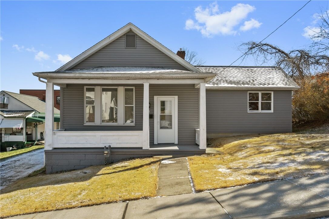 Property Photo:  416 Ash St  PA 15419 