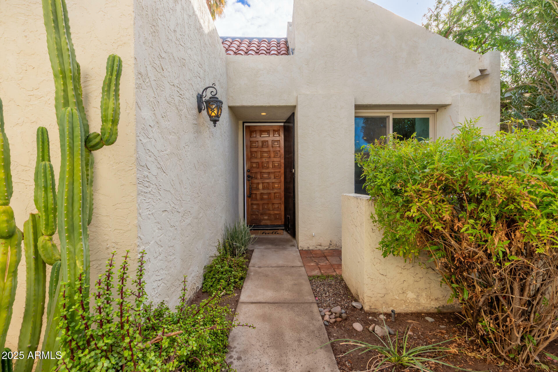 Property Photo:  2537 N Miller Road  AZ 85257 