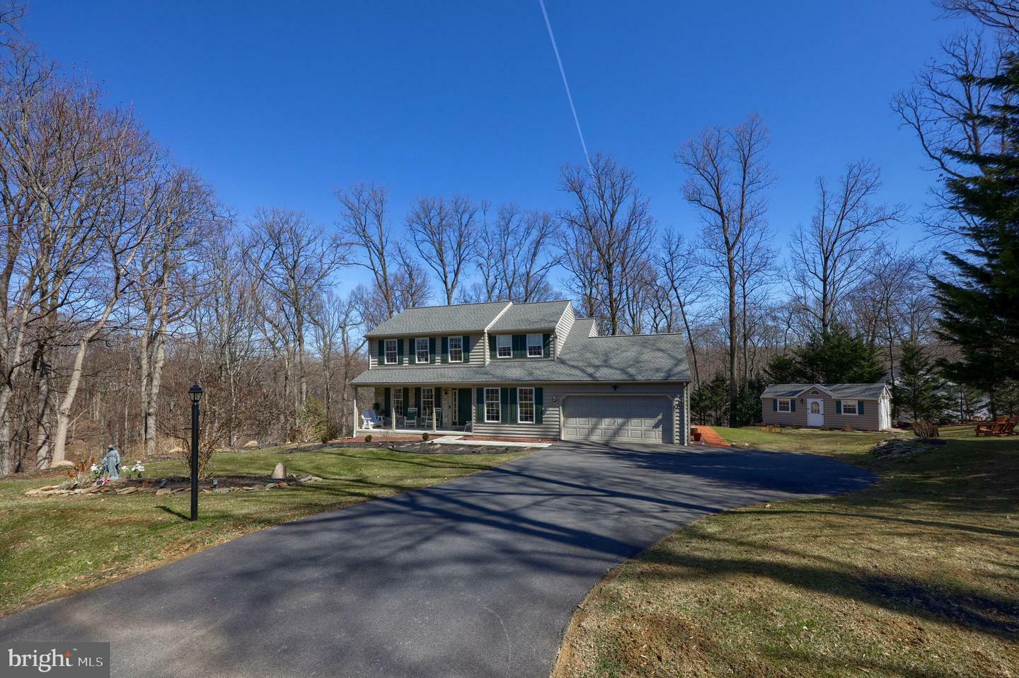 Property Photo: 13 Windwood Court PA 17566
