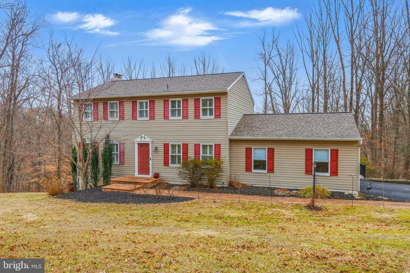 Property Photo:  121 Ridgewood Circle  PA 19335 