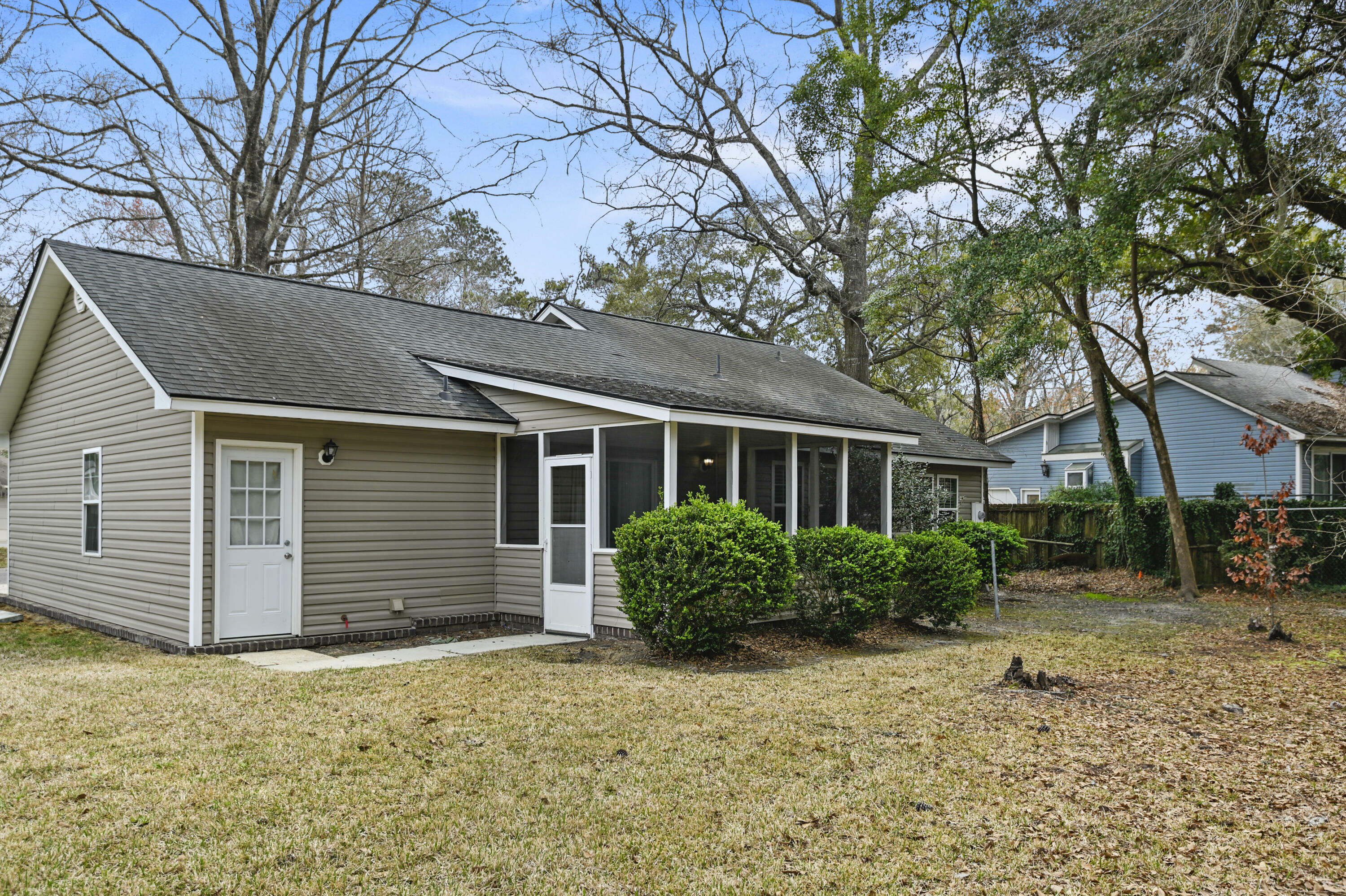 Property Photo:  105 Gatewood Street  SC 29418 