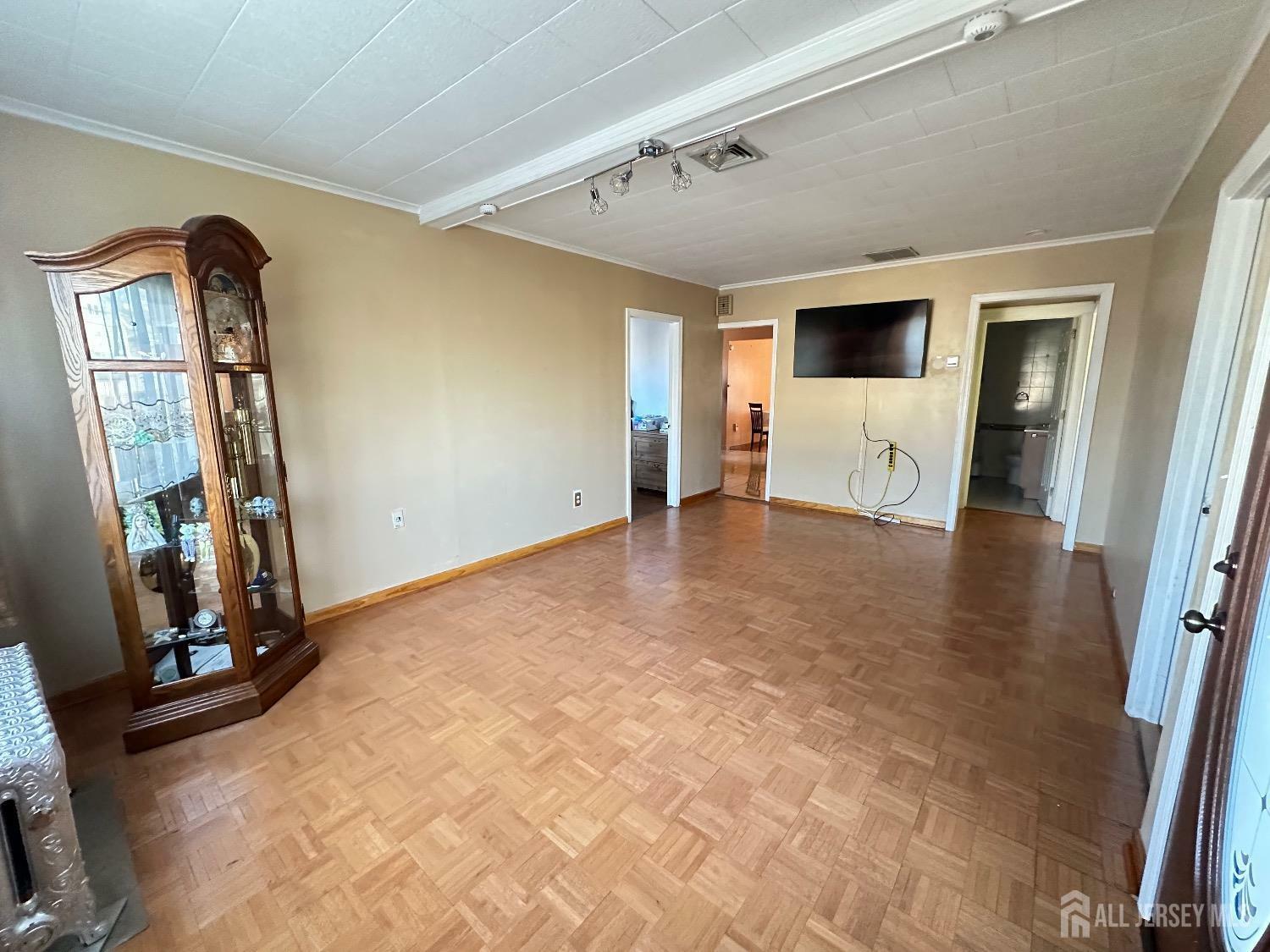 Property Photo:  12 Loring Avenue  NJ 08817 