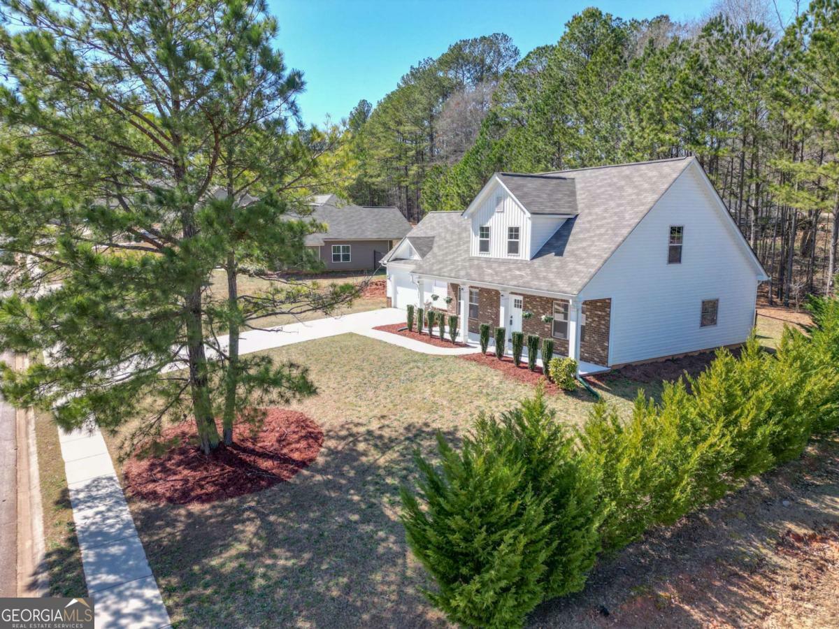 Property Photo: 202 Glenview Trail GA 30224
