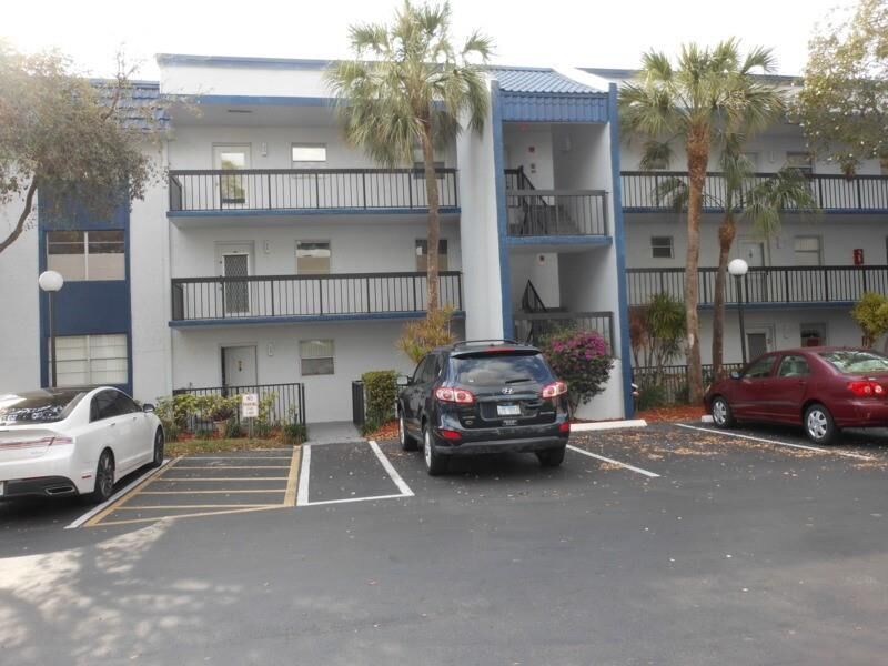 Property Photo: 3150 Holiday Springs Blvd 311 FL 33063