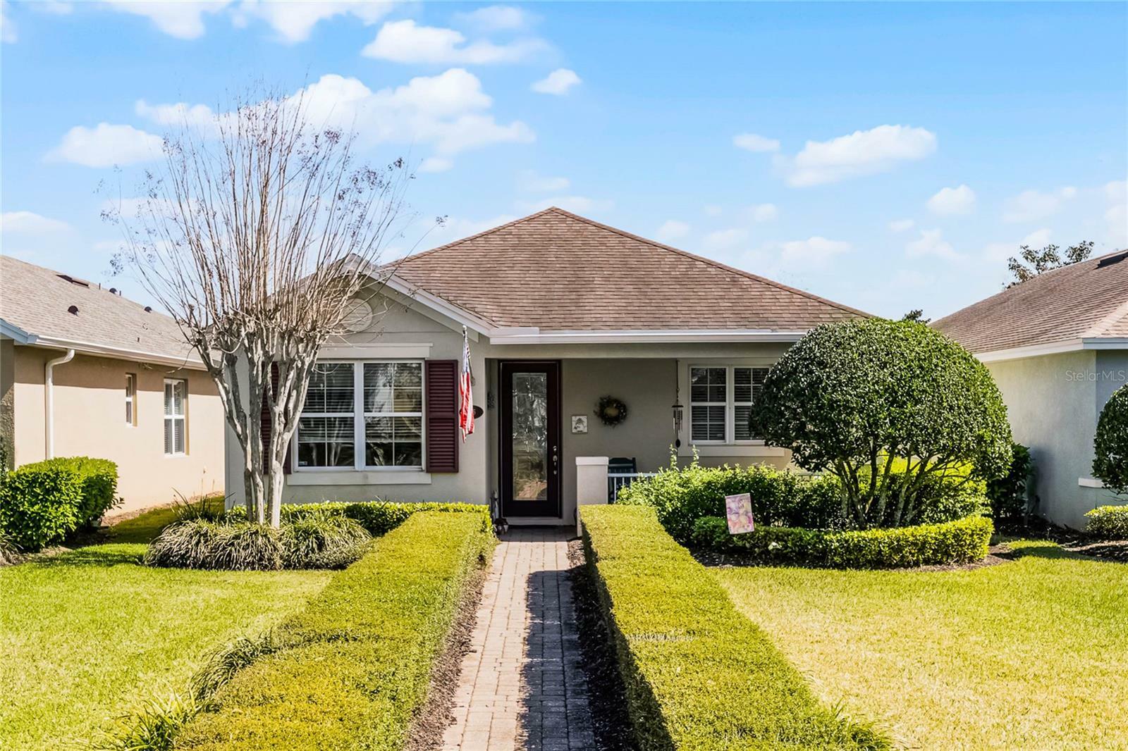 Property Photo:  205 Woodhouse Lane  FL 32724 