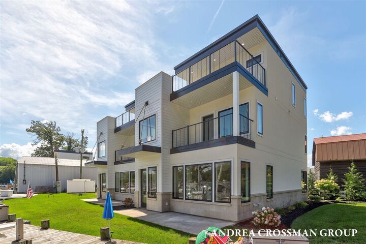 Property Photo: 1 N Bailey Avenue #1 MI 49090