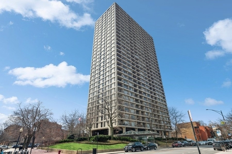 Property Photo: 1960 N Lincoln Park West 2401 IL 60614