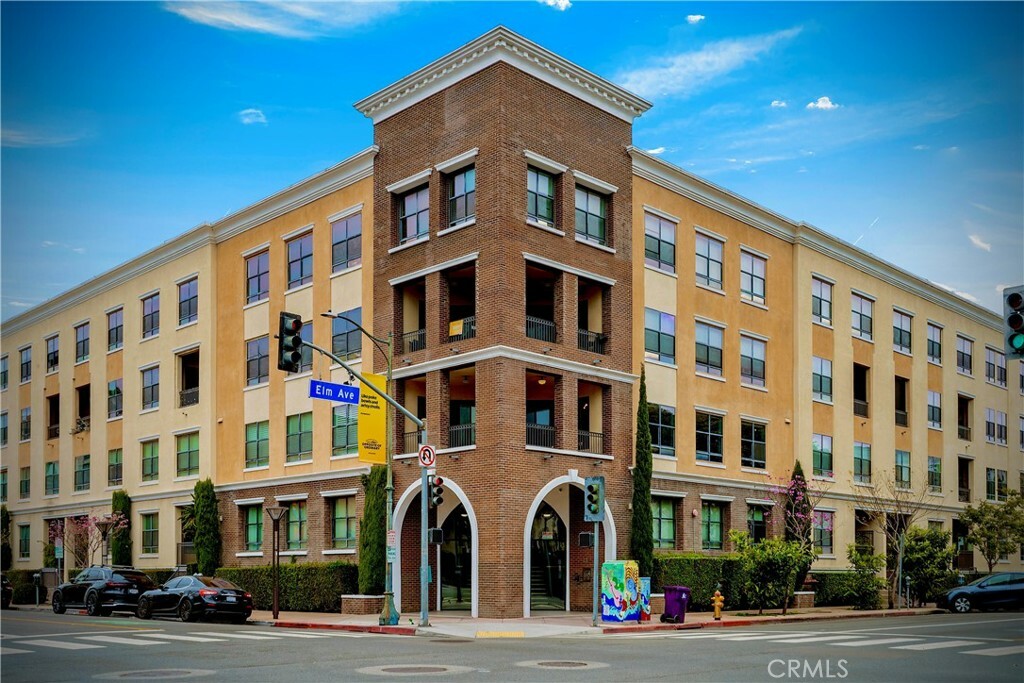 Property Photo: 395 E. 4th 25 CA 90802