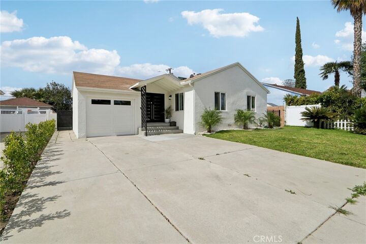 Property Photo:  6417 Jamieson Avenue  CA 91335 