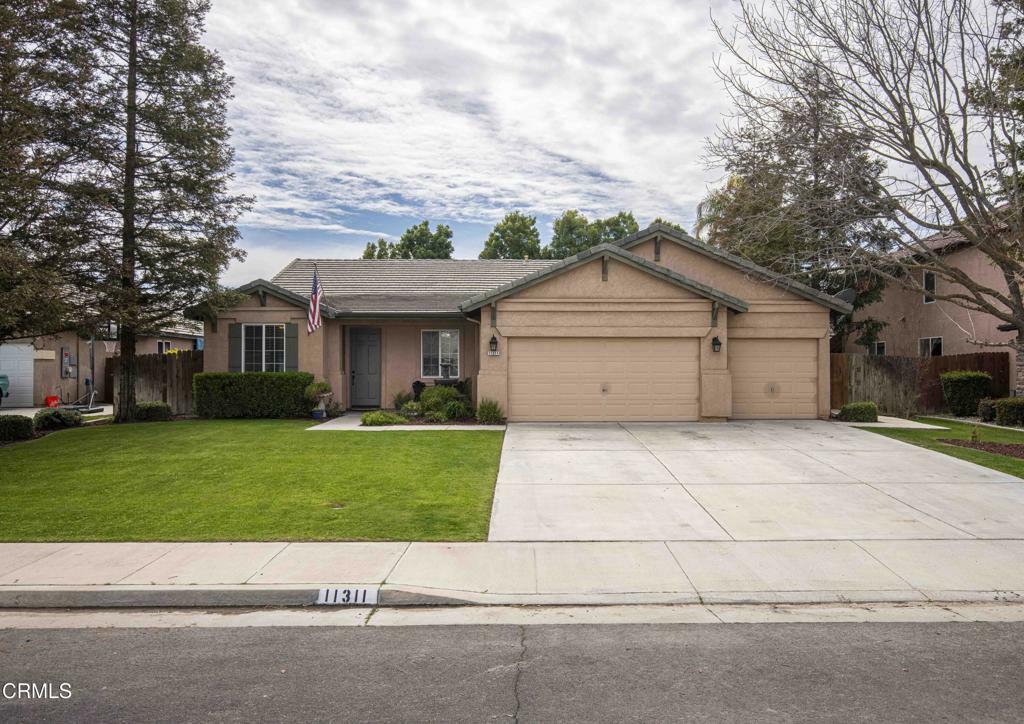 Property Photo: 11311 Mezzadro Ave Avenue CA 93312