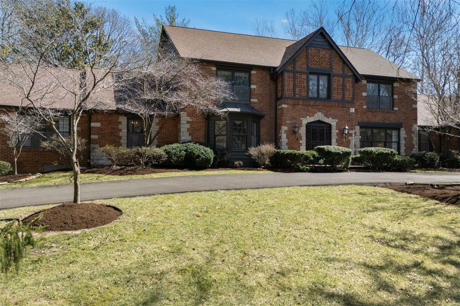 134 Pinehurst Estates Drive  St Louis MO 63141 photo
