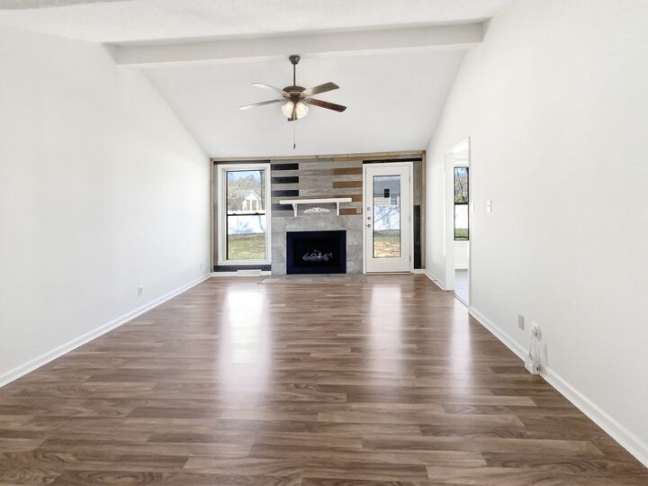 Property Photo: 703 R S Bradley Blvd TN 37042