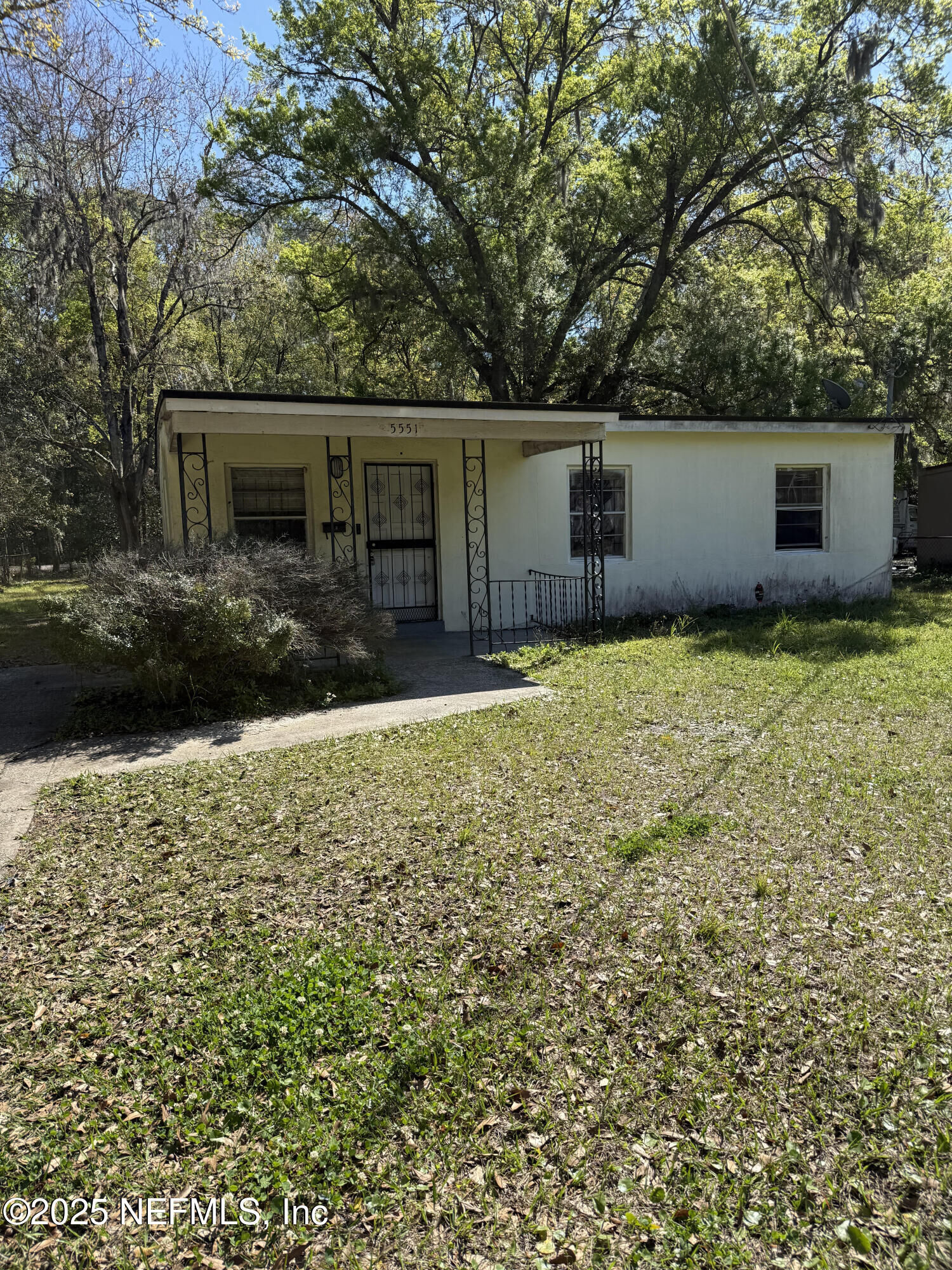Property Photo:  5551 Verbena Road  FL 32209 