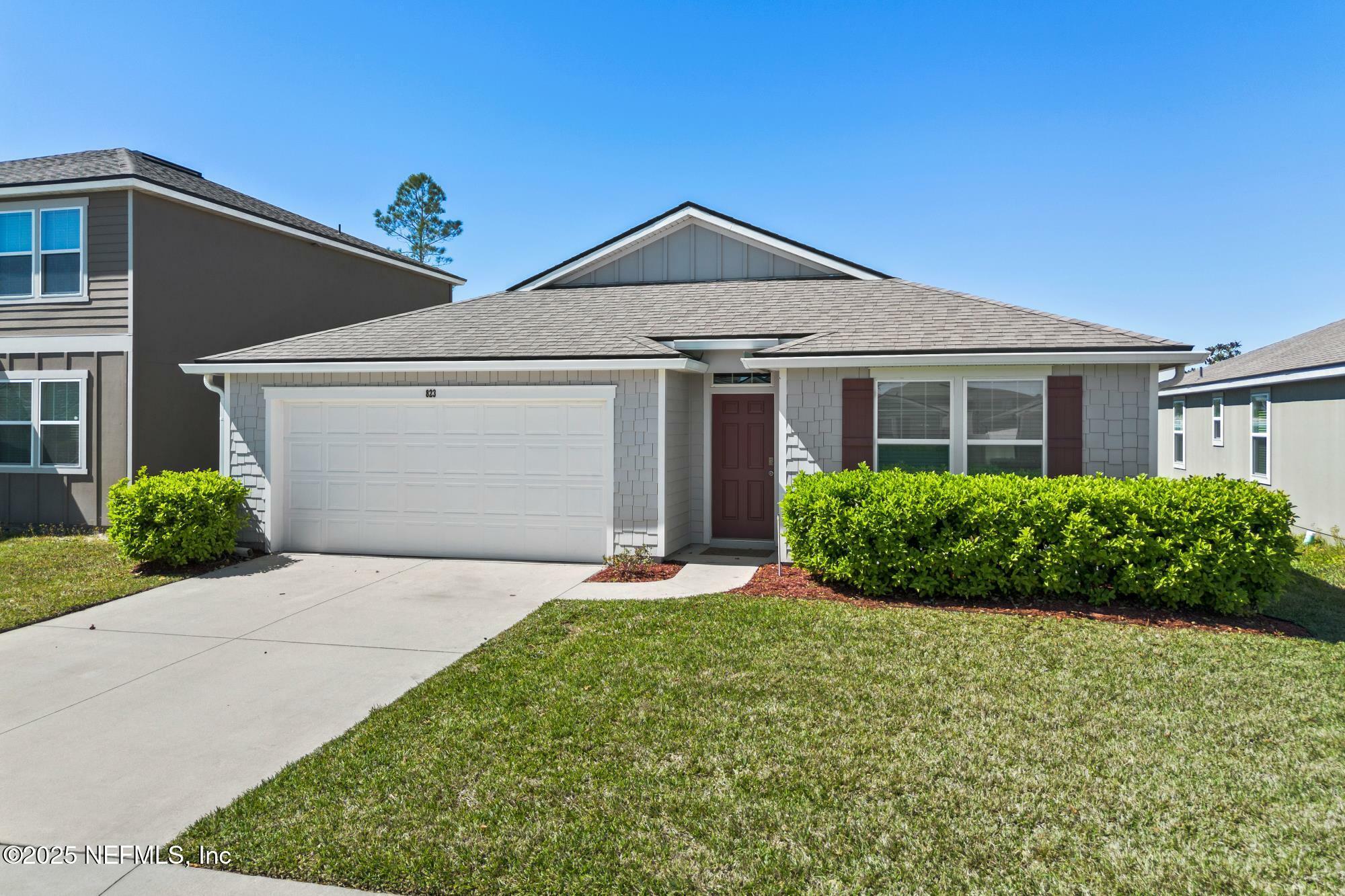 Property Photo:  823 Cameron Oaks Place  FL 32068 