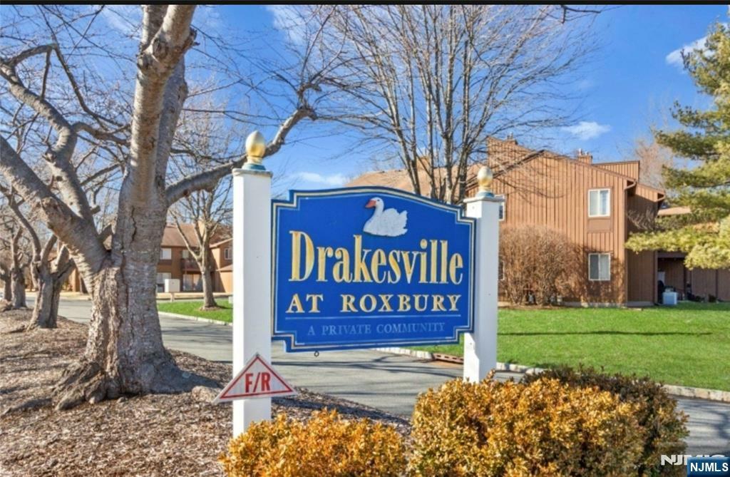 11 Drake Lane  Roxbury Township NJ 07852 photo
