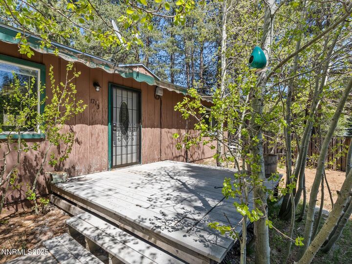 Property Photo: 1713 Tionontati Street CA 96150