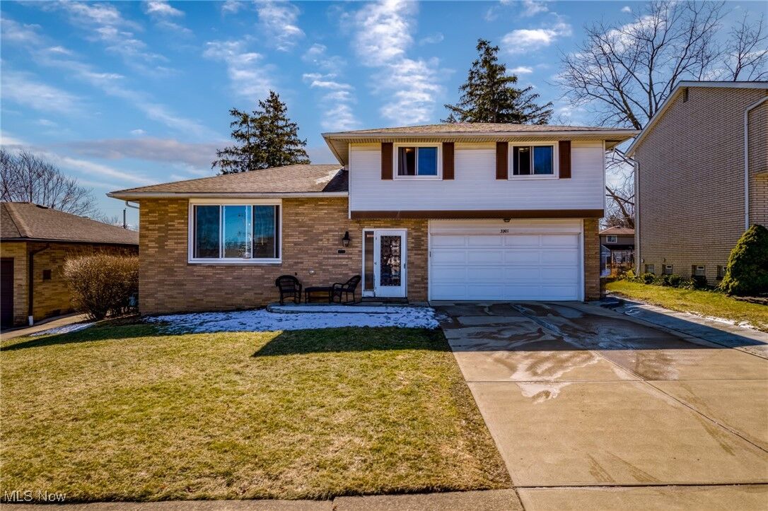 Property Photo: 3301 Coventry Drive OH 44134
