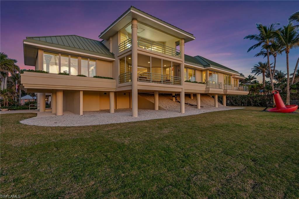 Property Photo: 30 3rd Ave S FL 34102