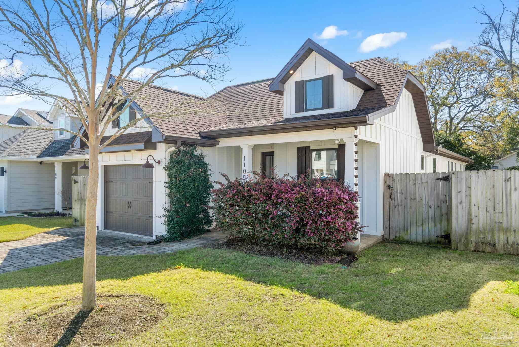 Property Photo:  1105 E Yonge St  FL 32503 