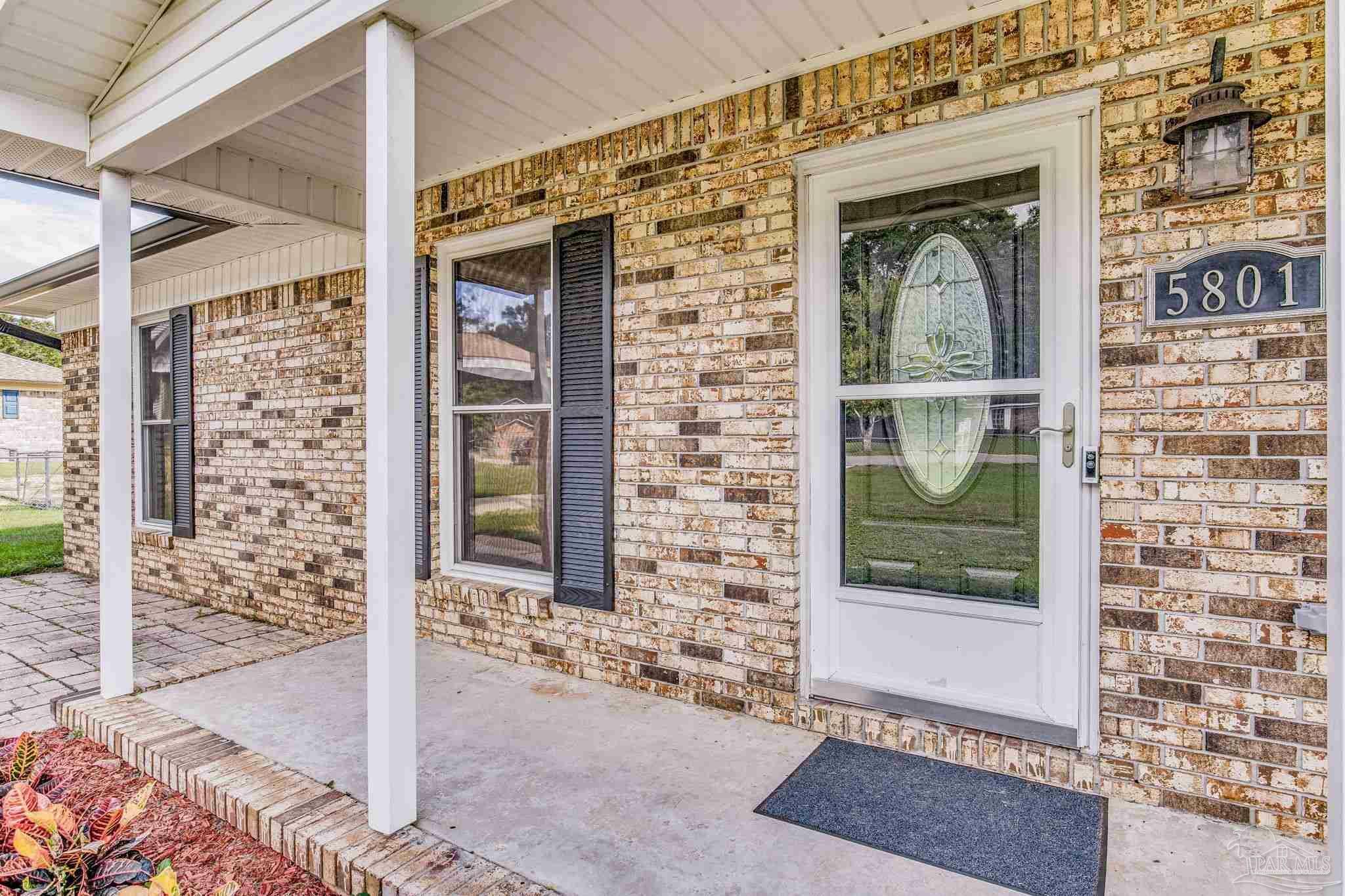 Property Photo: 5801 Timberline Dr FL 32570