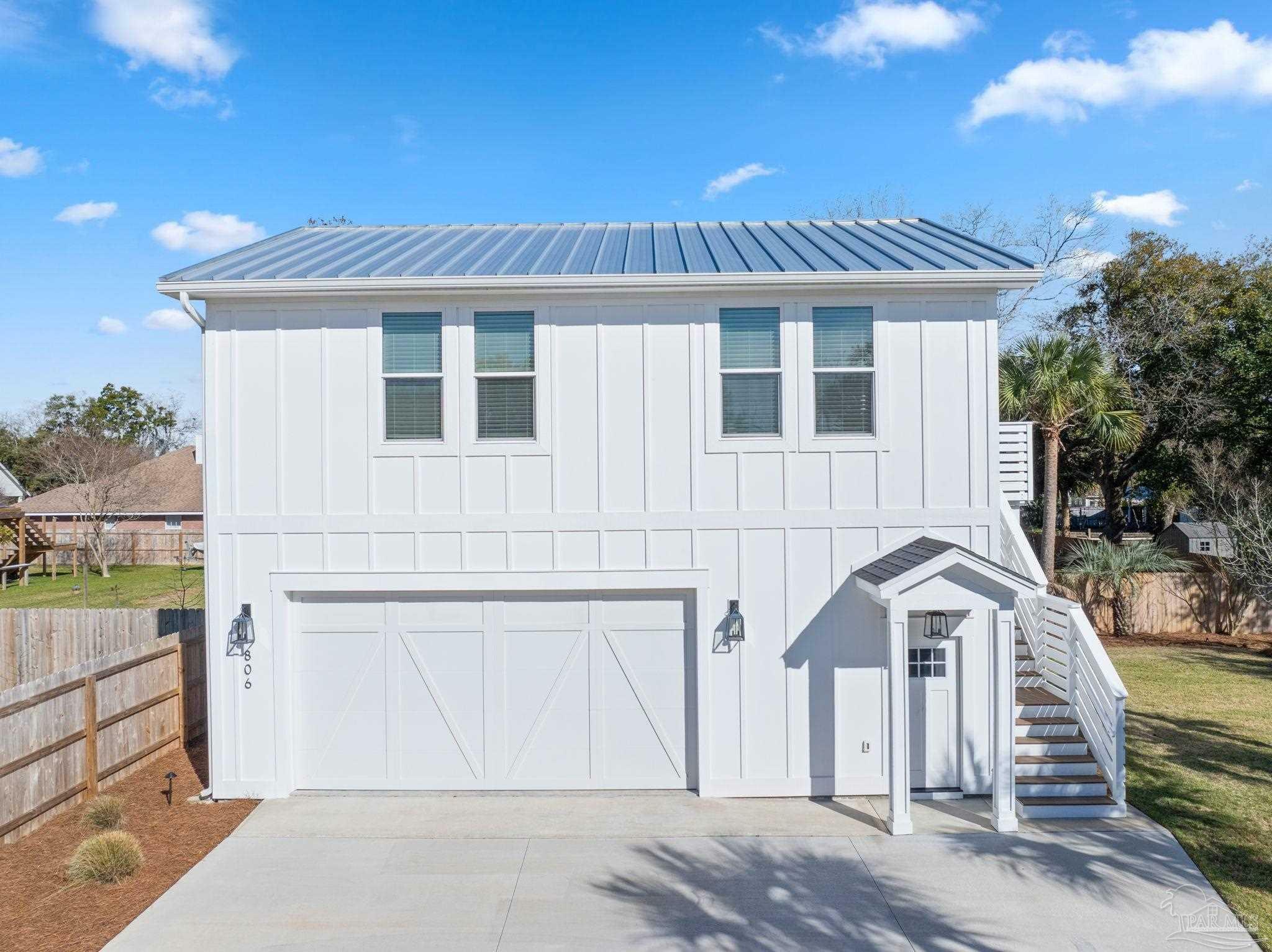 Property Photo: 808 S I St FL 32502