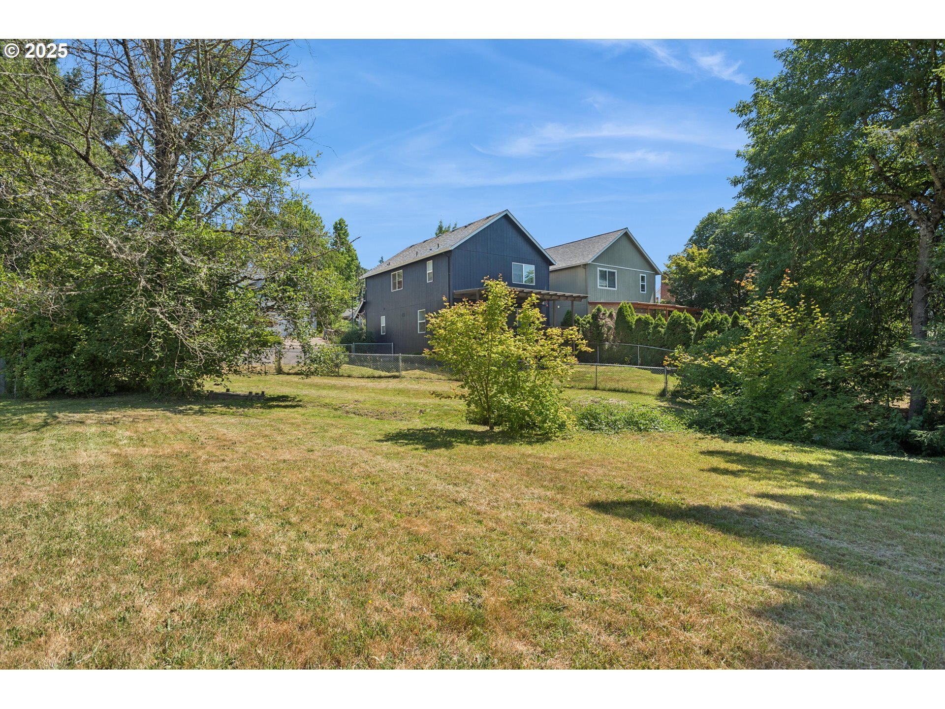 Property Photo: 16253 SE My Way Ct OR 97267